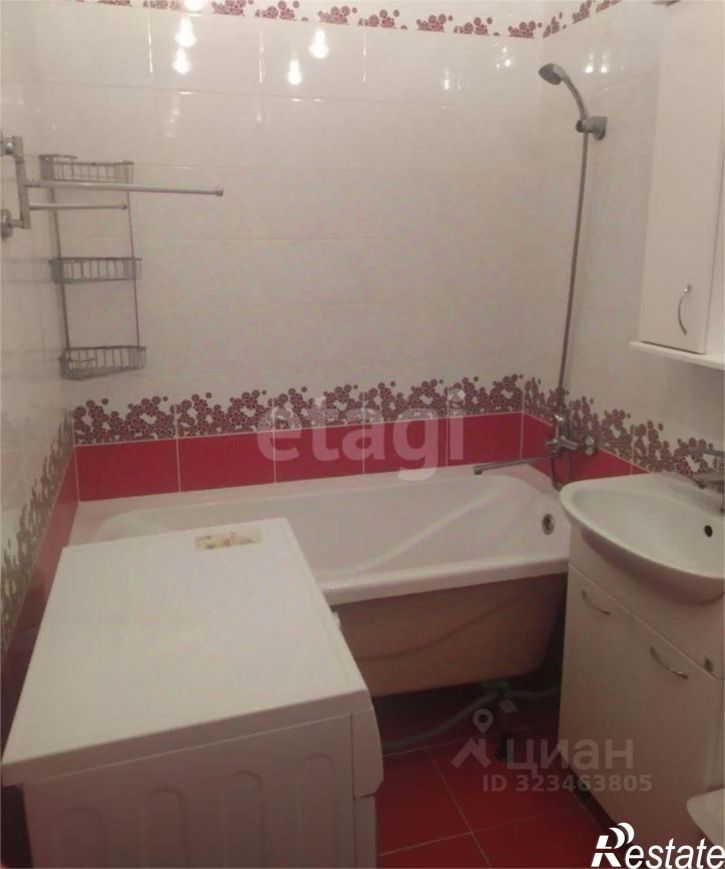 3-комн квартира улица 8 Марта, 32,  д. 32