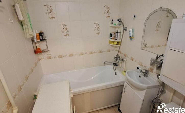 2-комн квартира улица Комарова, 19,  д. 19