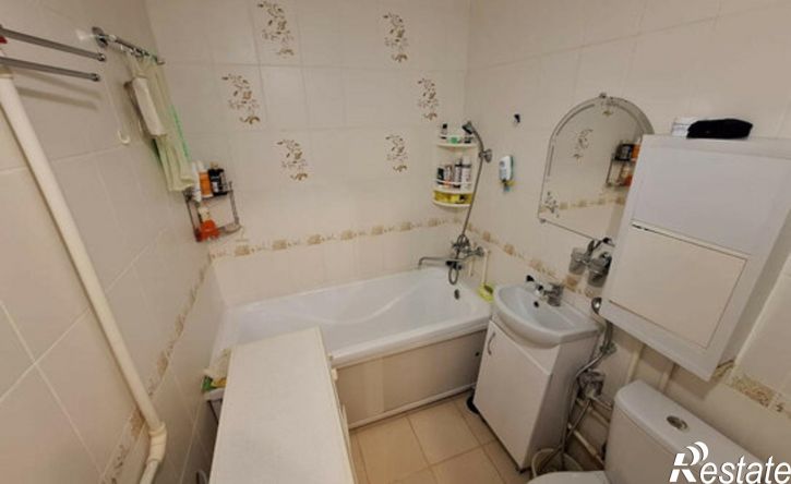 2-комн квартира улица Комарова, 19,  д. 19