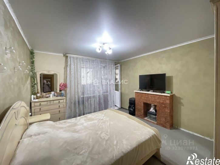 3-комн квартира улица Комарова, 25,  д. 25