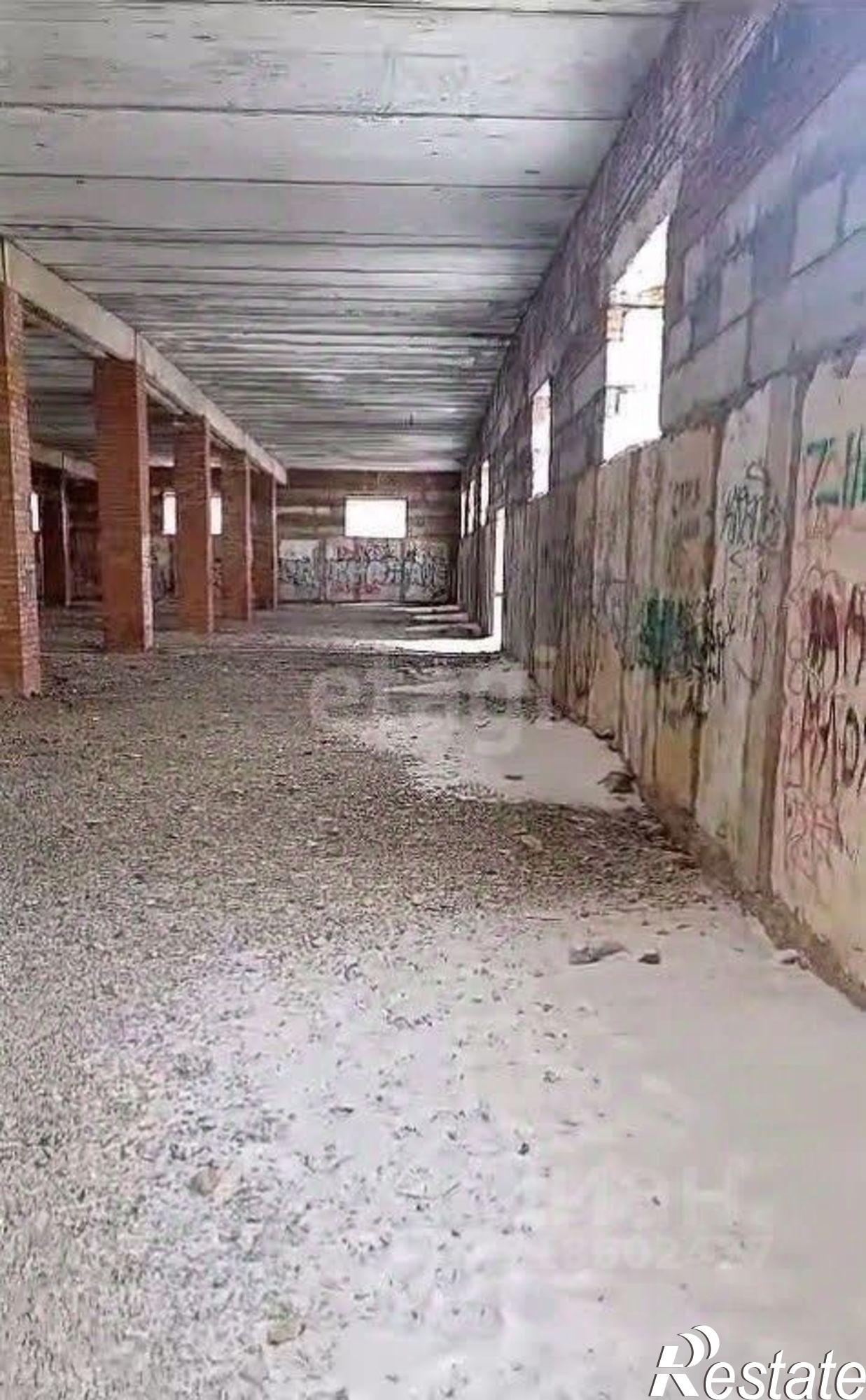 Купить торговое помещение за 27 000 000 рублей на проспект Горняков, 44