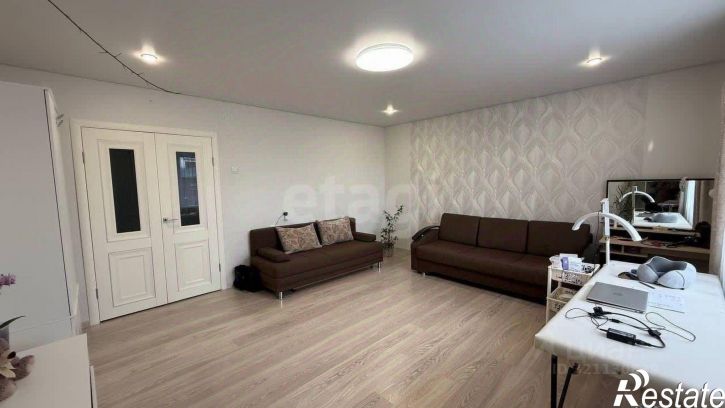 3-комн квартира улица Мира, 148А,  д. 148А