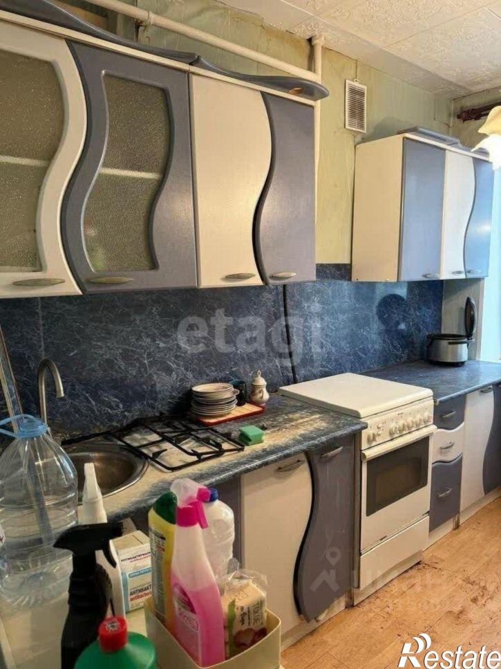 3-комн квартира улица Красина, 15,  д. 15