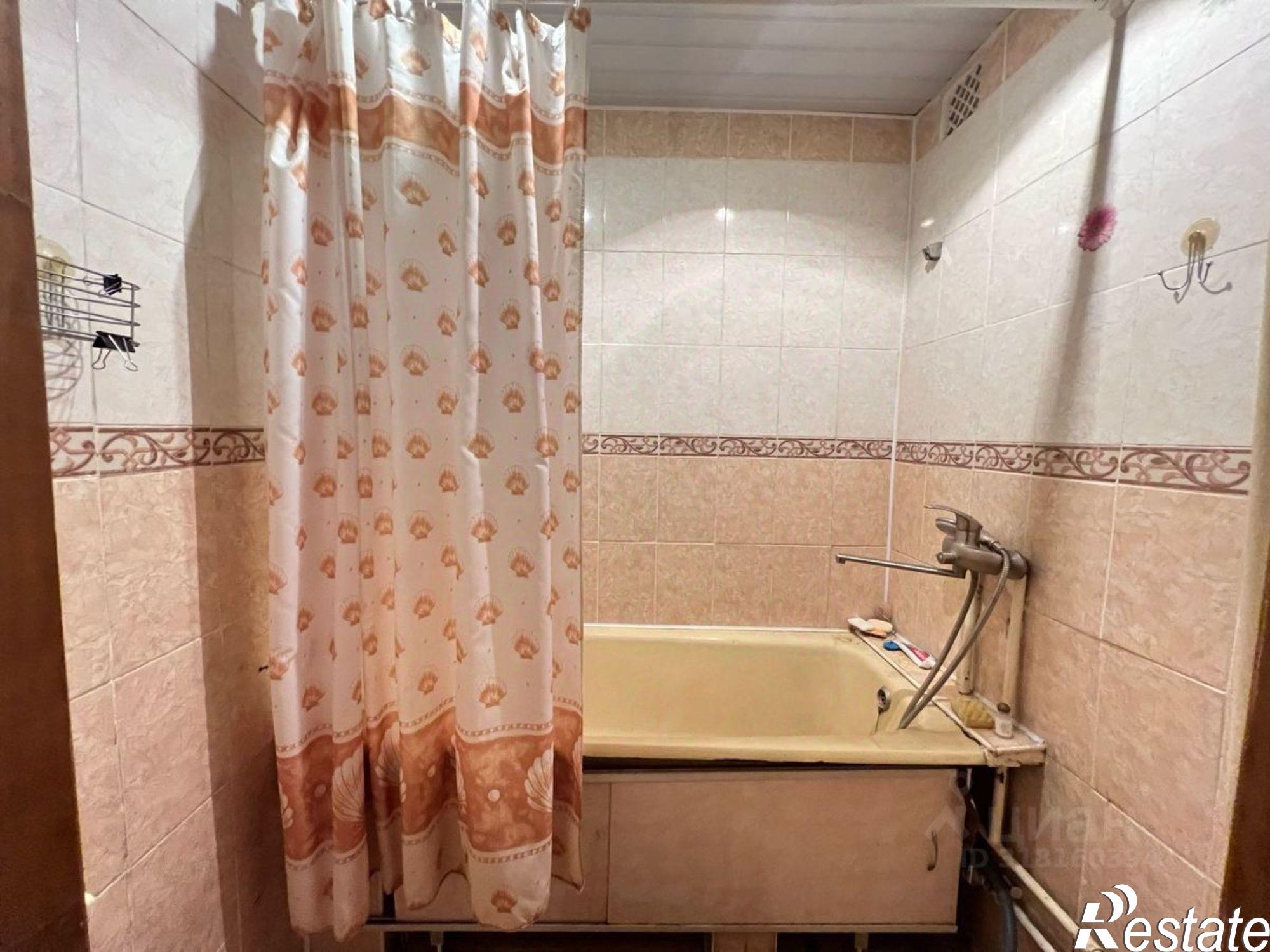 Сдать квартиру за 24 000 рублей на проспект Октября, 44/2