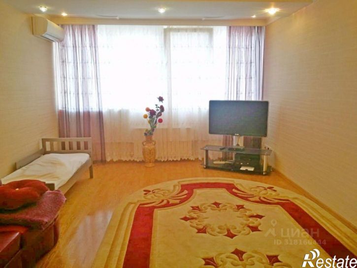 3-комн квартира Цюрупы, 145/1