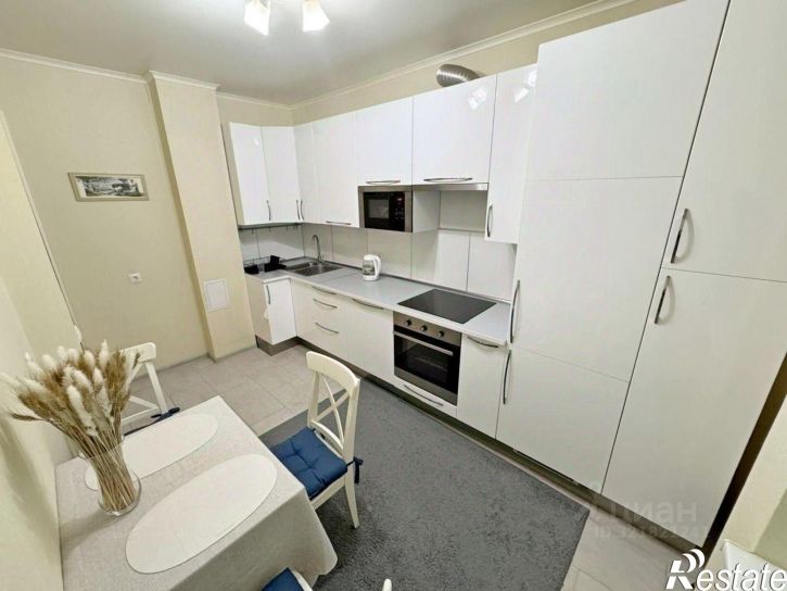 2-комн квартира Менделеева, 145