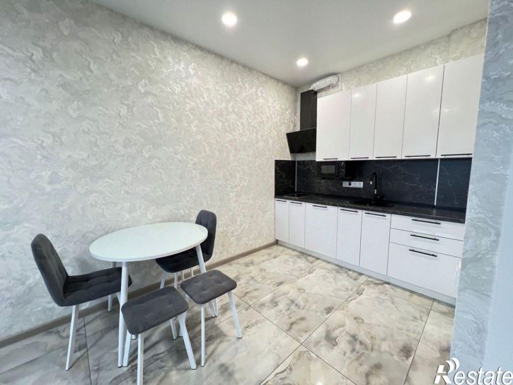 2-комн квартира Айская, 61