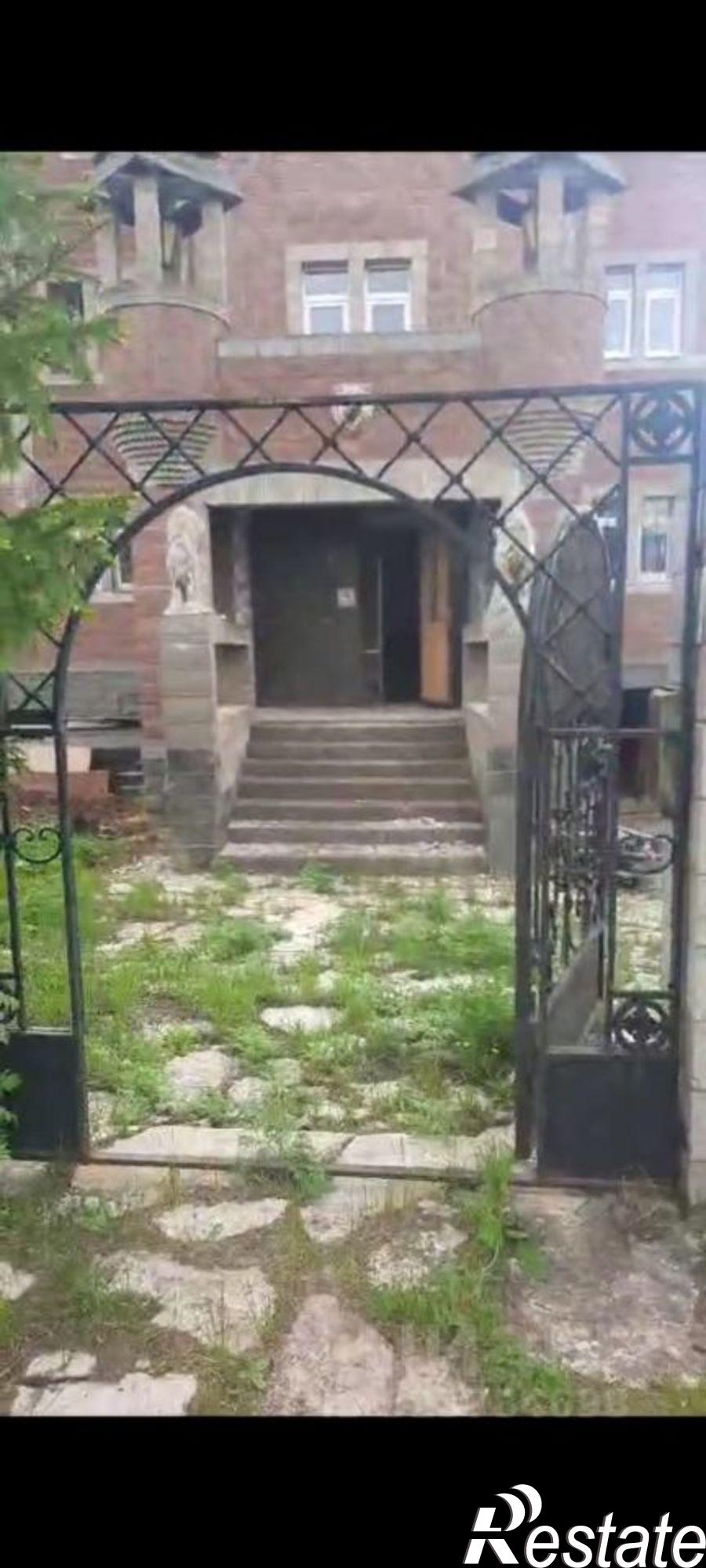 Купить дачу, дом, коттедж за 20 000 000 рублей на ул Вишневая, 1