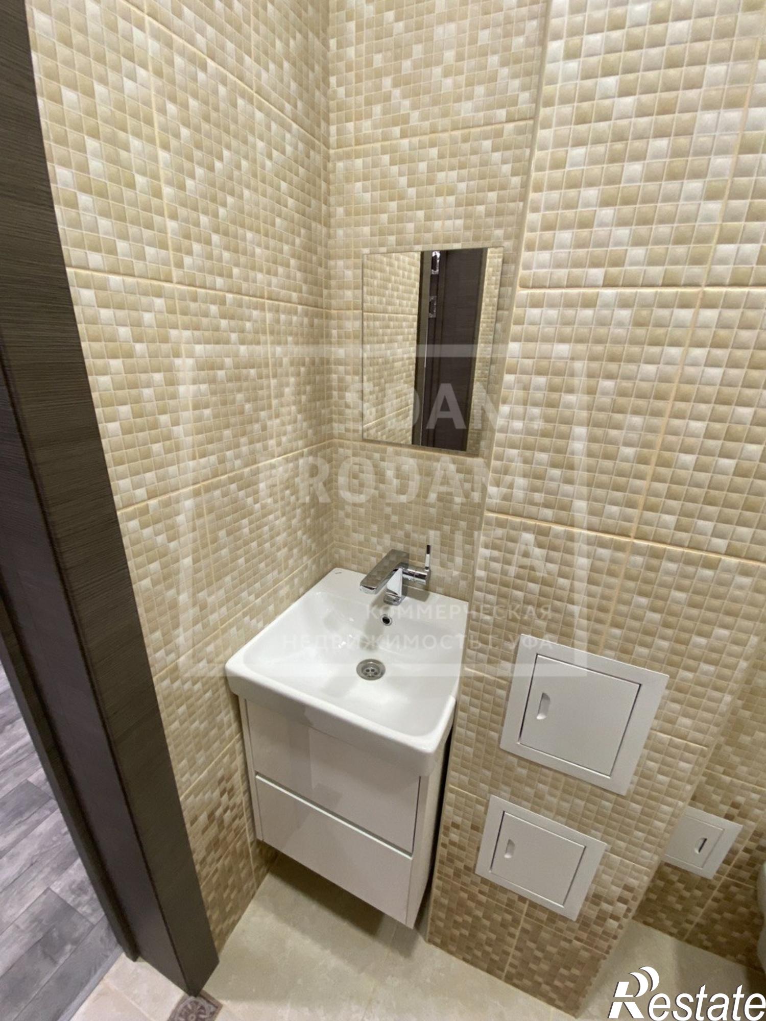 Купить торговое помещение за 6 820 800 рублей на Центральная улица, д.56/2