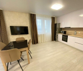 2-комн, 90кв м, этаж 10/24 улица Менделеева, 152/4