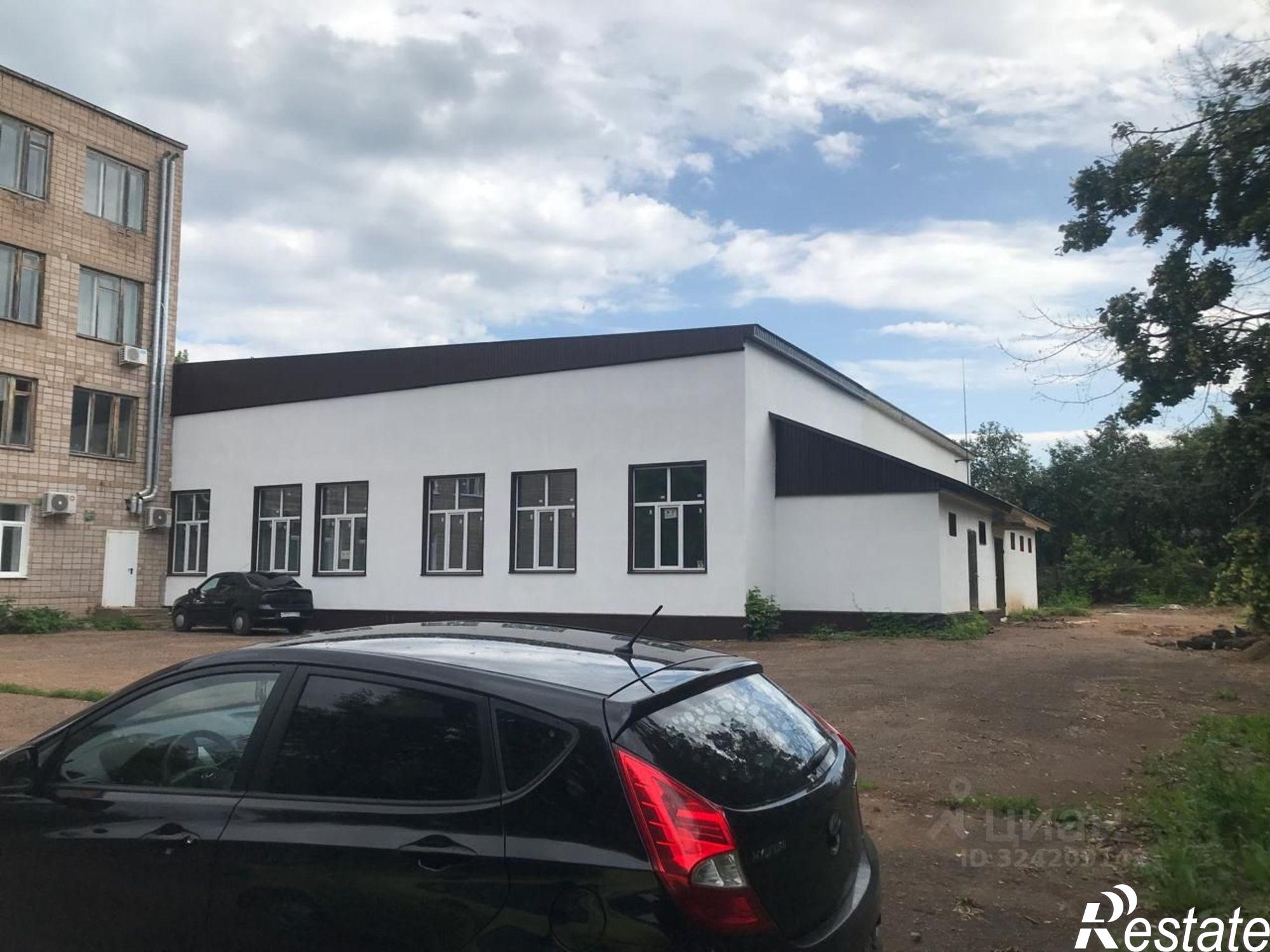 Сдать торговое помещение за 374 000 рублей на ул Корочкина, 2