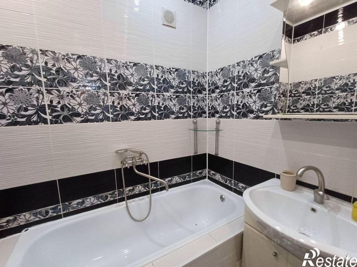 3-комн квартира улица Островского, 8,  д. 8