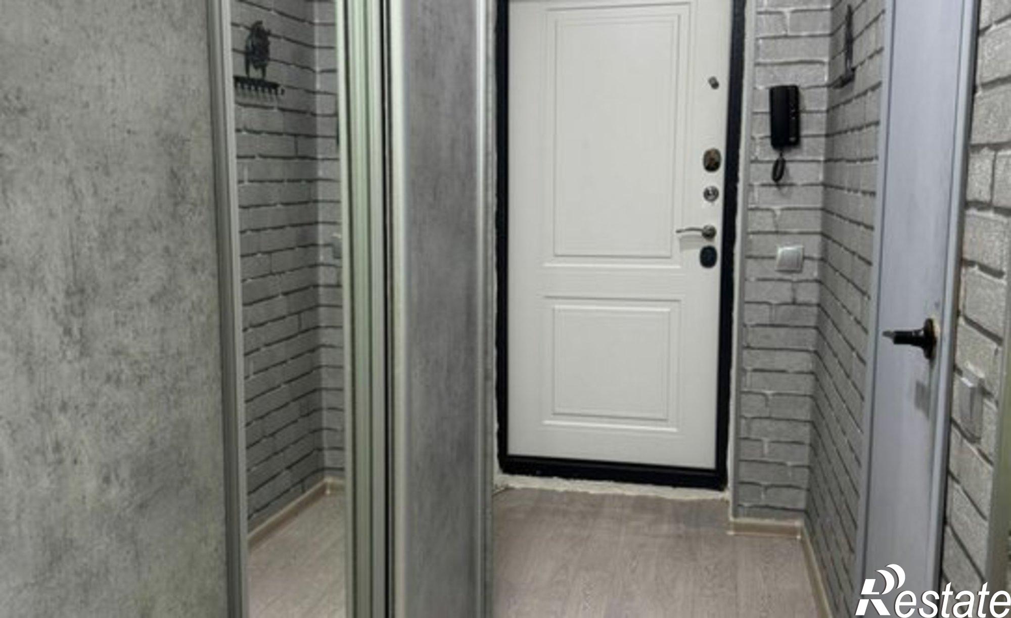 Купить квартиру за 1 800 000 рублей на улица Якутова, 18