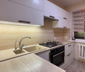 3-комн, 61кв м, этаж 5/5 улица Адмирала Ушакова, 64/1