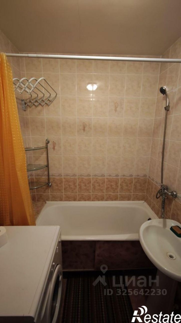 2-комн квартира улица М.Г.Амирова, 4/2,  д. 4/2