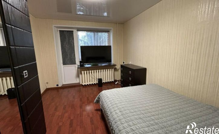 3-комн квартира улица 70 лет Октября, 11,  д. 11