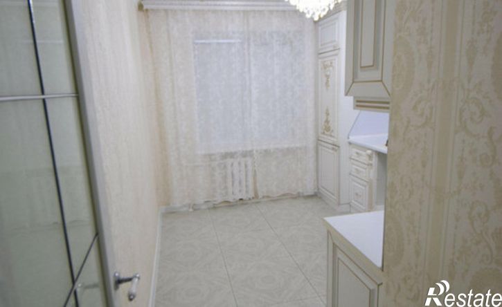 3-комн квартира ул Комарова, 43,  д. 43