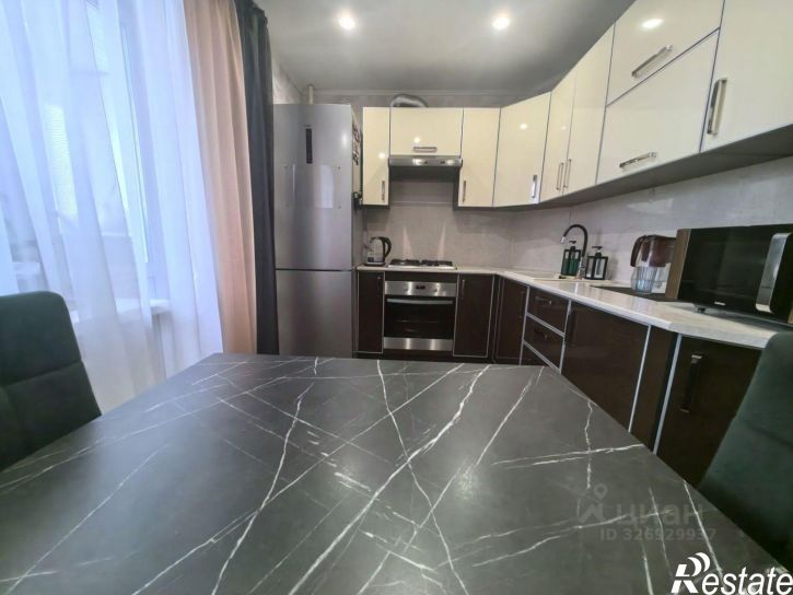 3-комн квартира ул Лазурная, 33,  д. 33