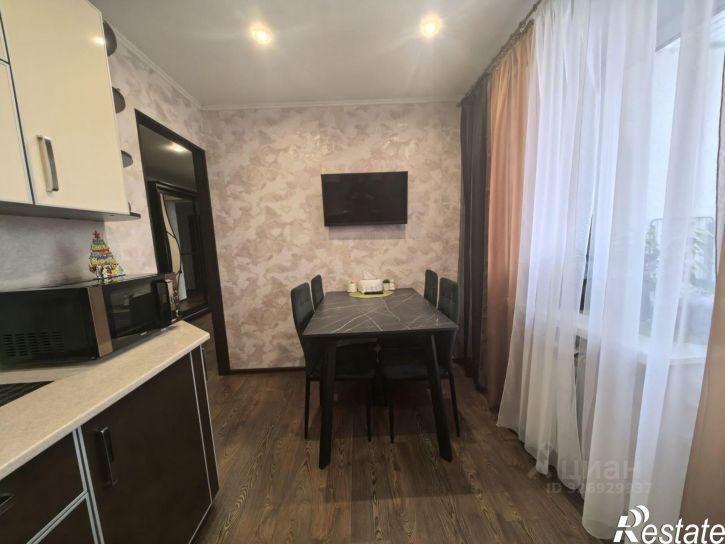 3-комн квартира ул Лазурная, 33,  д. 33