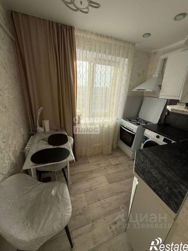 4-комн квартира б-р Славы, 10,  д. 10