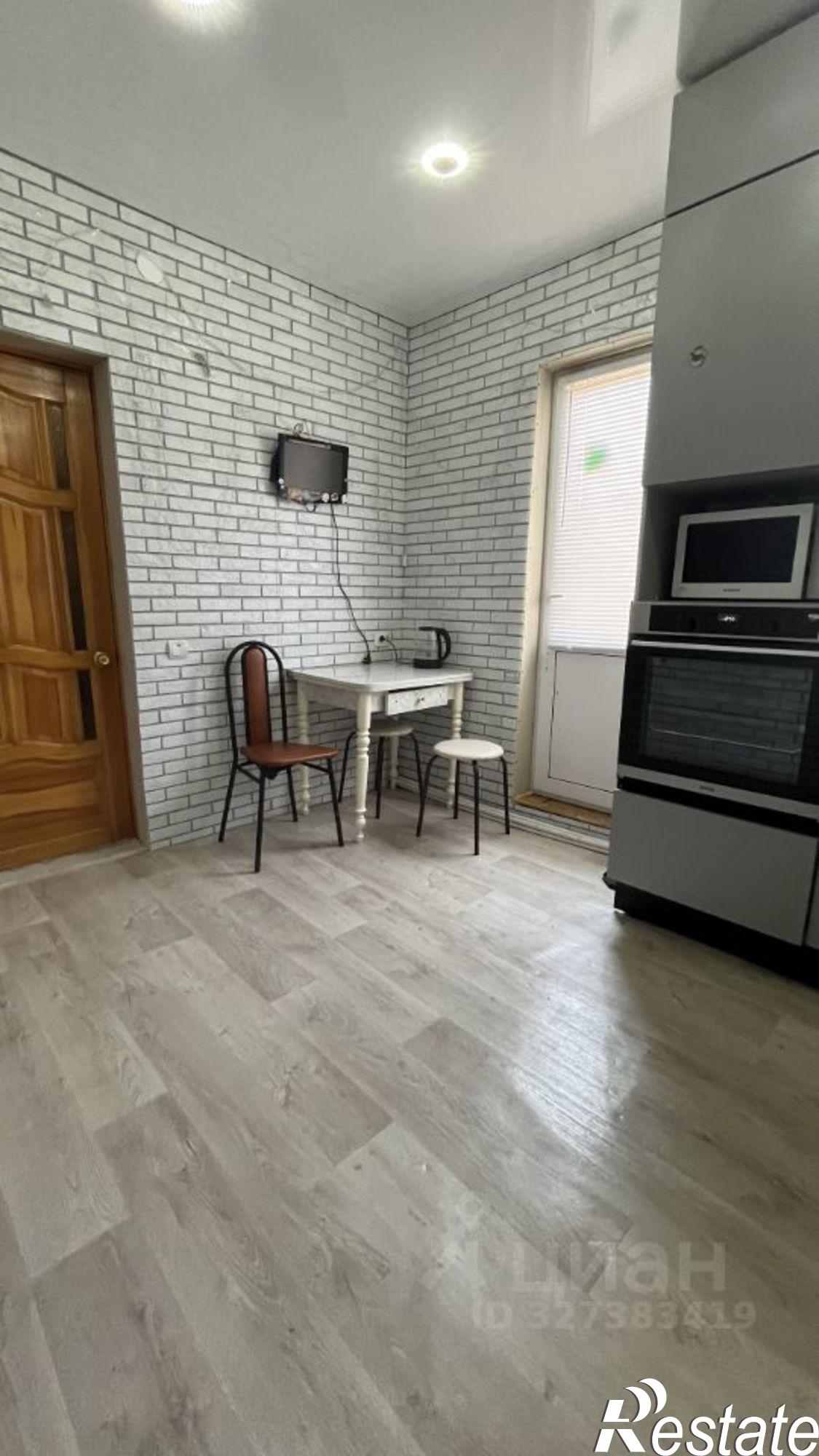 Купить дачу, дом, коттедж за 4 300 000 рублей на Трактовая улица, 53