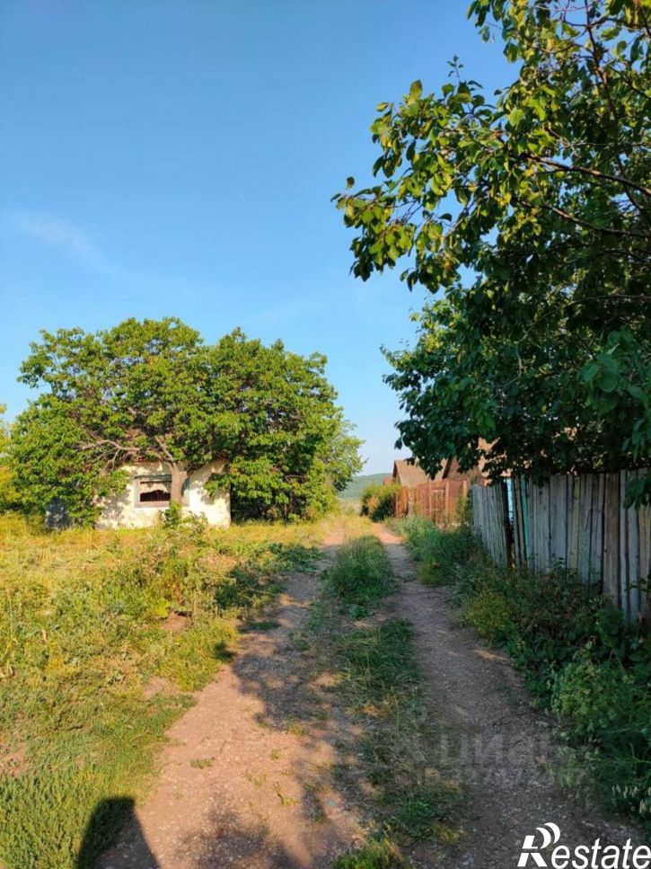 Земельный участок