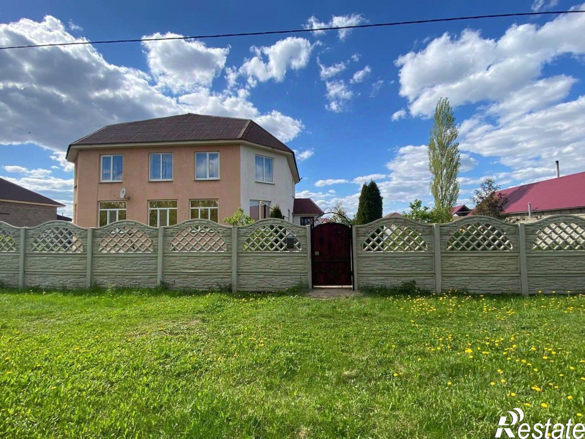 Купить дачу, дом, коттедж за 14 000 000 рублей на ул Зотова, 111