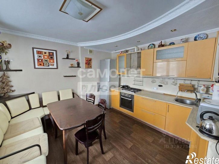 3-комн квартира мкр 32-й, 3,  д. 3