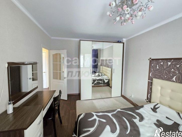 3-комн квартира мкр 32-й, 3,  д. 3