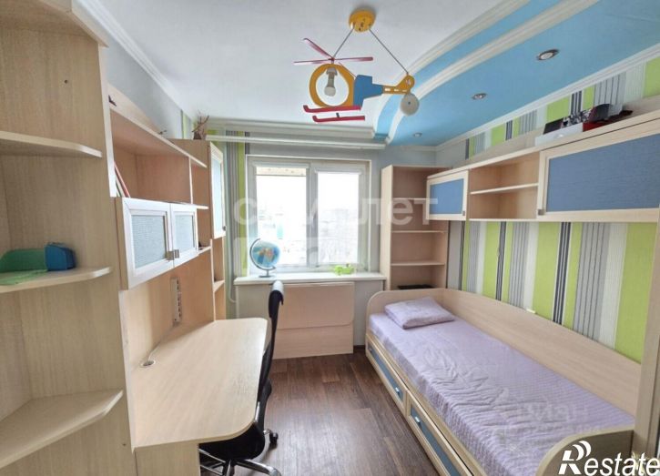 3-комн квартира мкр 32-й, 3,  д. 3