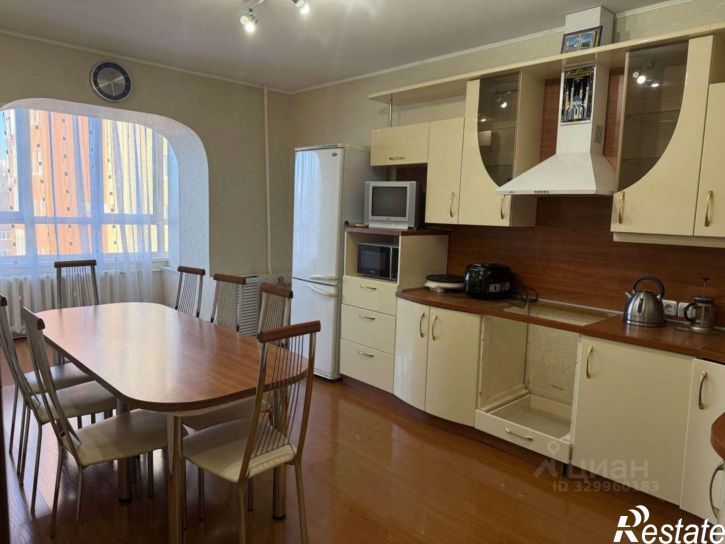 3-комн квартира улица Кирова,дом 99