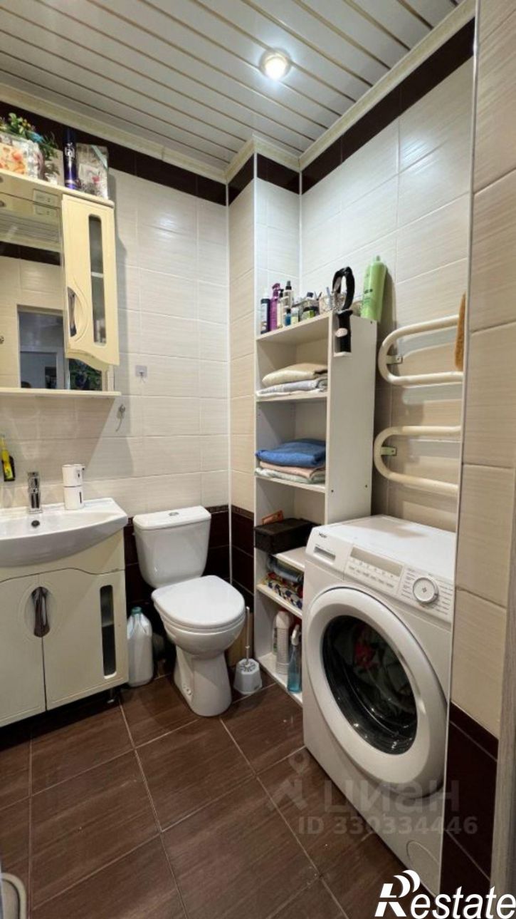 2-комн квартира Революционная улица, 31,  д. 31