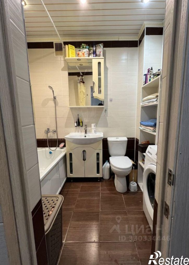 2-комн квартира Революционная улица, 31,  д. 31