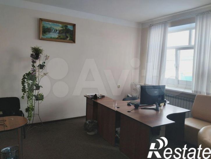 Офис Мажита Гафури, 4