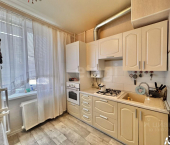 3-комн, 65кв м, этаж 1/2 
