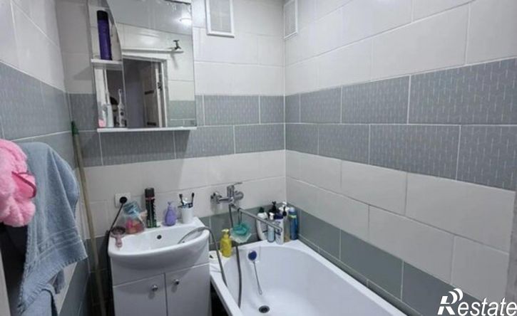 2-комн квартира мкр 32-й, 37,  д. 37