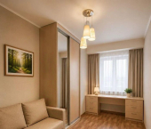 2-комн, 48кв м, этаж 1/4 ул Довлатова, 3