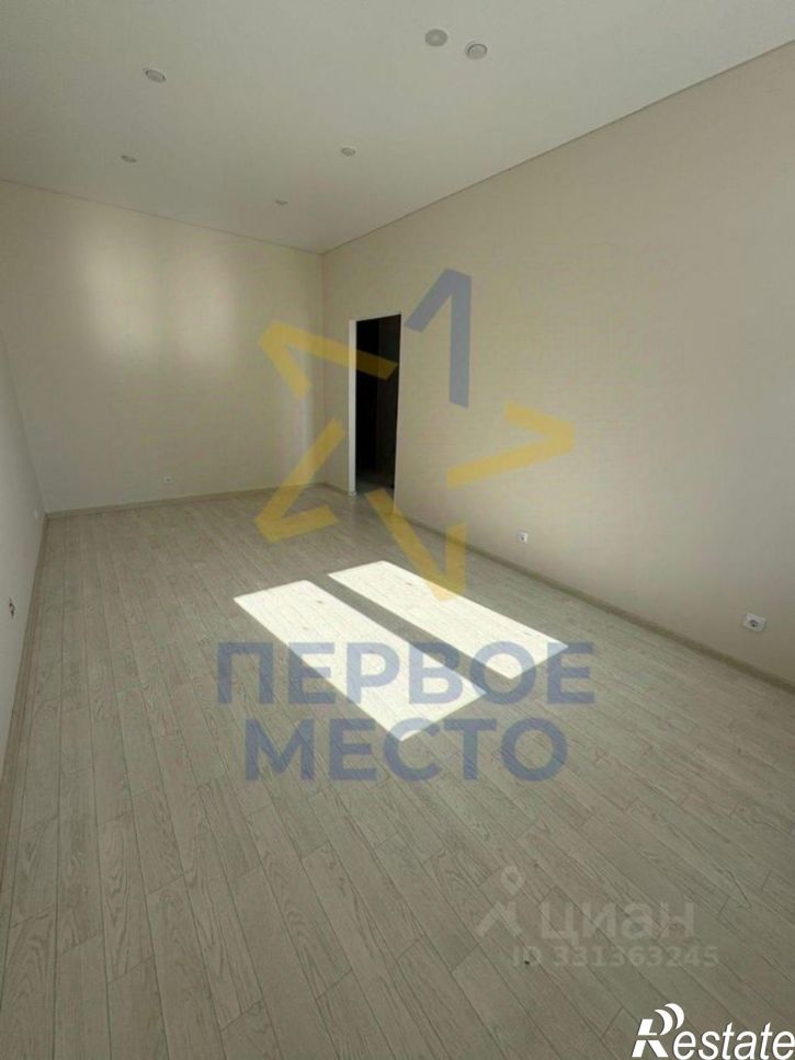 3-комн квартира улица Чистякова, 13,  д. 13