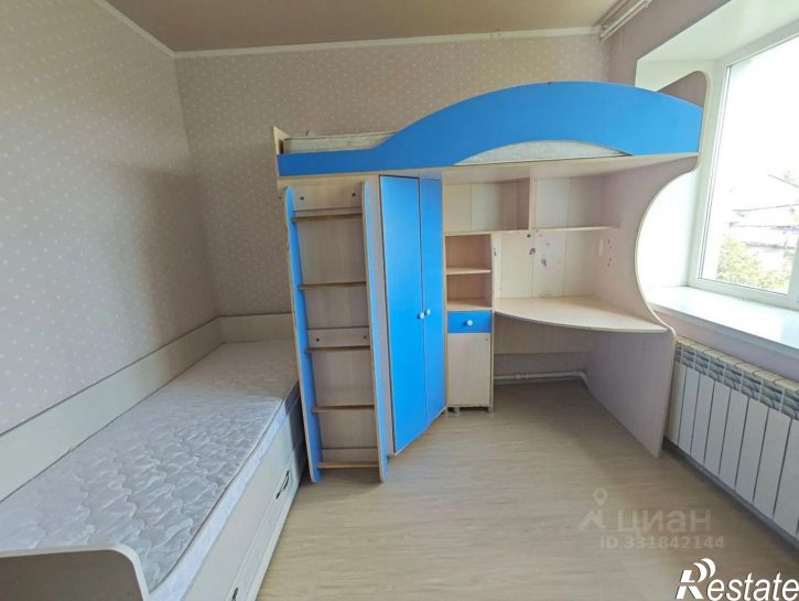 4-комн квартира ул Космонавтов, 12А,  д. 12А