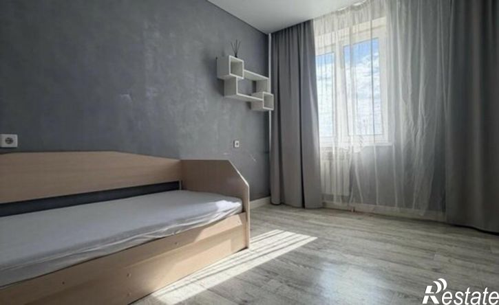 3-комн квартира пр-кт Победы, 5,  д. 5