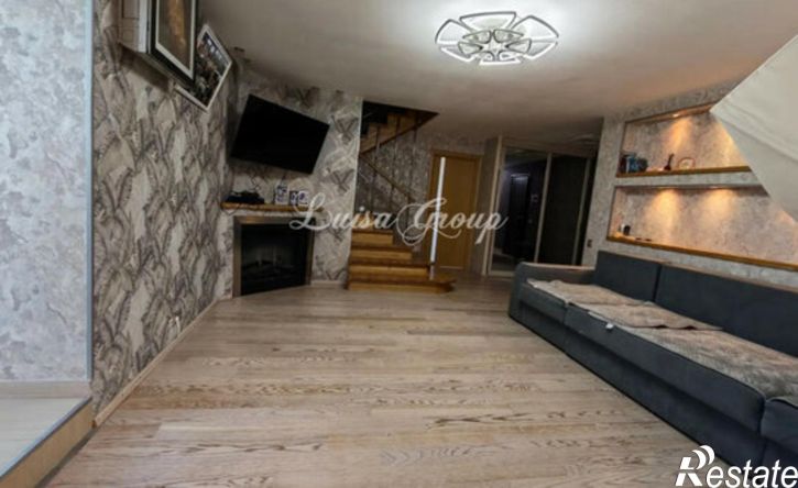 7-комн квартира ул Комарова, 47,  д. 47