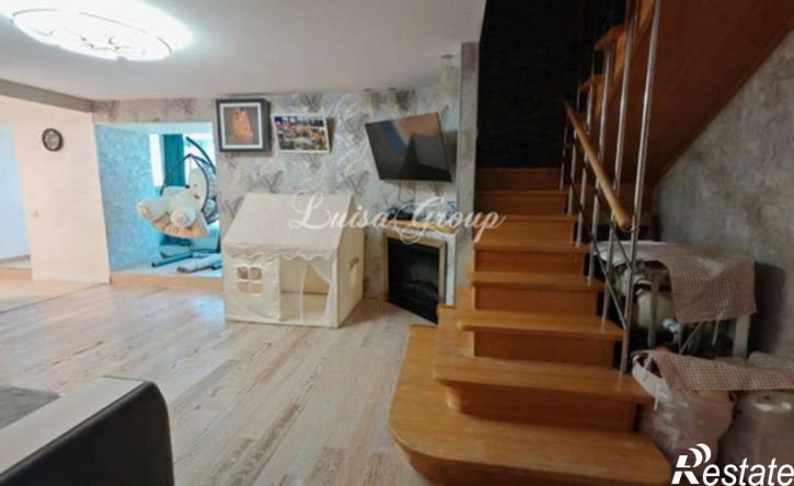 7-комн квартира ул Комарова, 47,  д. 47