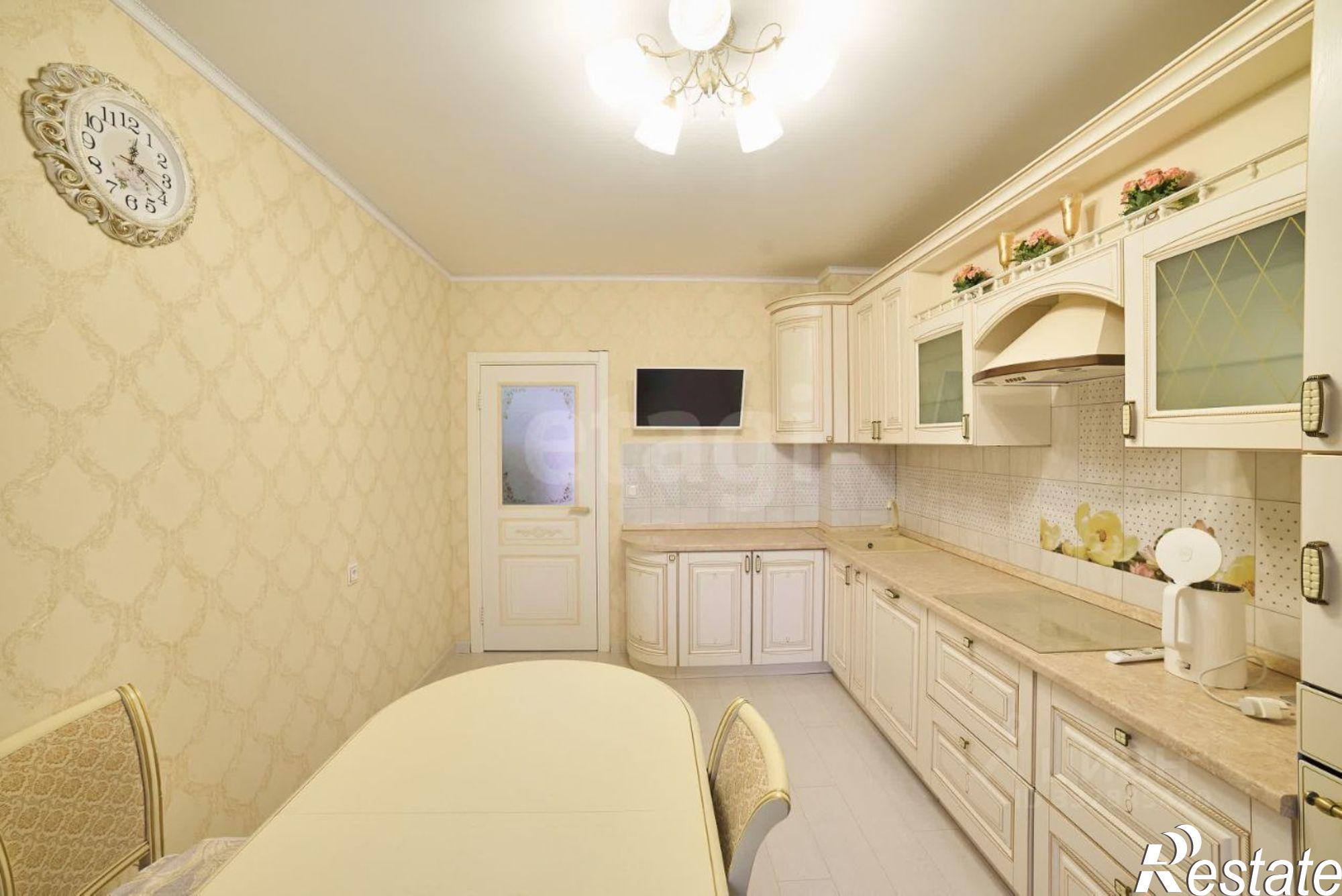 Купить квартиру за 10 990 000 рублей
