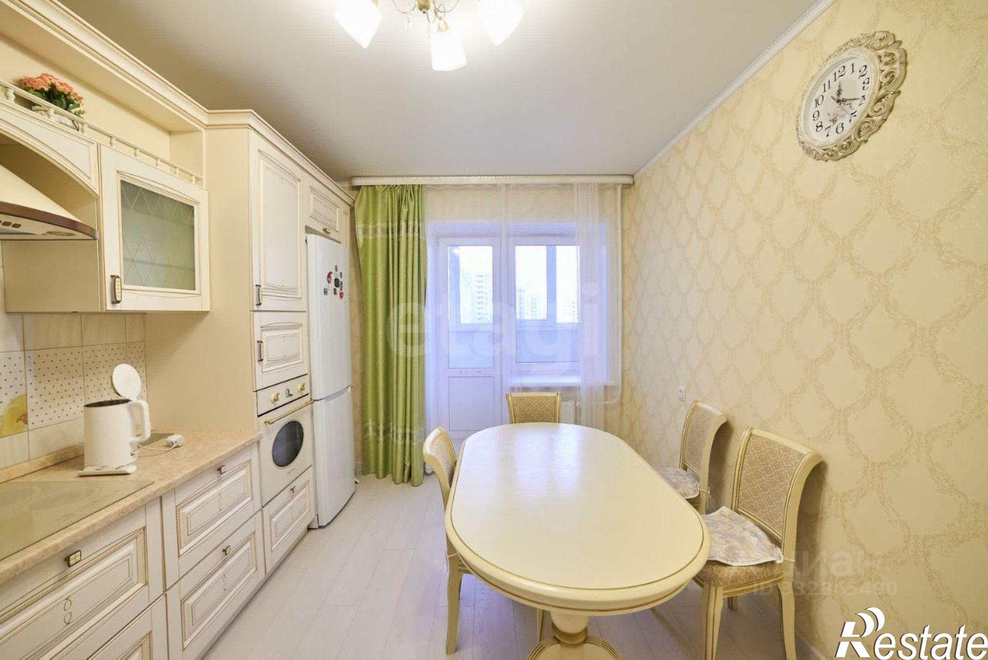 Купить квартиру за 10 990 000 рублей