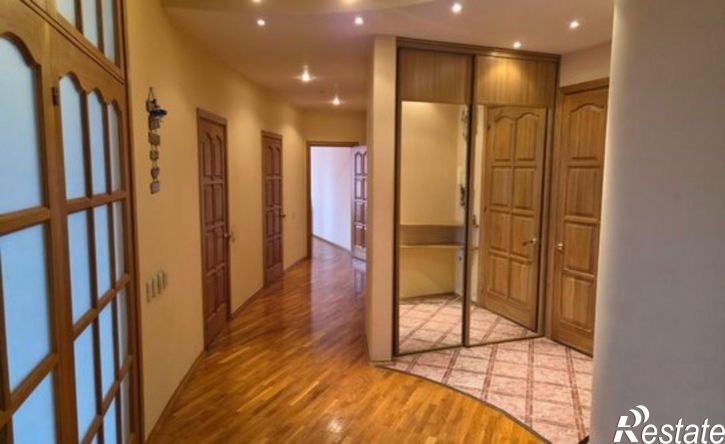 4-комн квартира Уфа, улица Ленина, 60