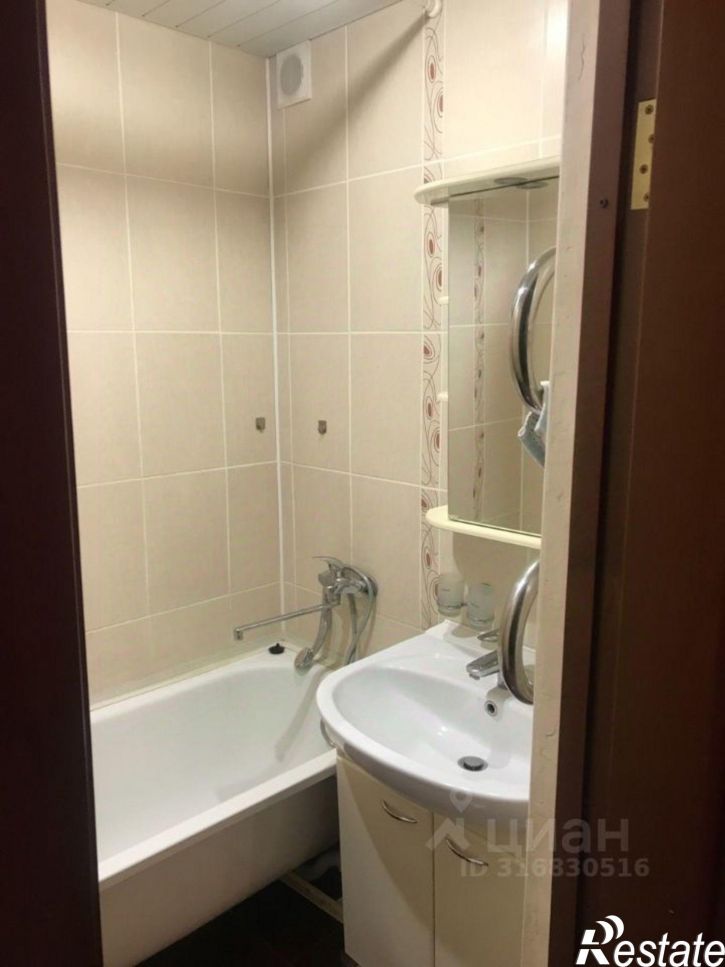 3-комн квартира ул Стахановская, 28,  д. 28