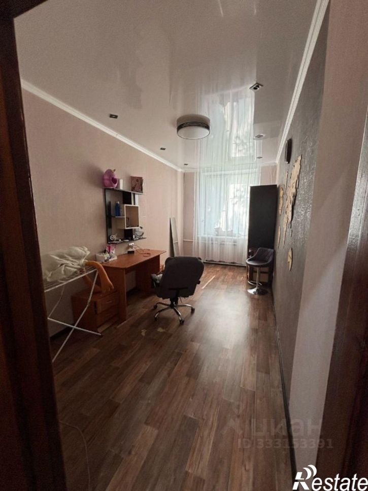 3-комн квартира ул Стахановская, 70,  д. 70