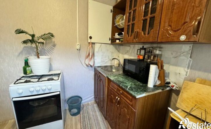 3-комн квартира ул 8 Марта, 12,  д. 12