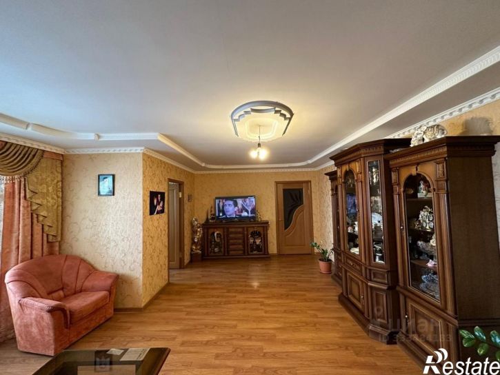 4-комн квартира ул 70 лет Октября, 1,  д. 1