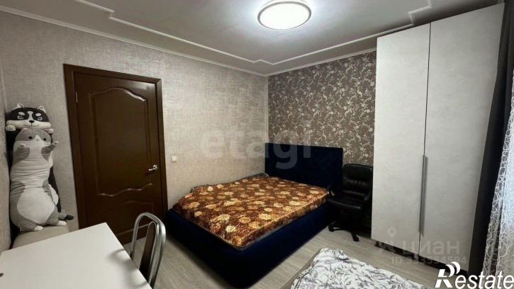 2-комн квартира ул Лазурная, 1,  д. 1
